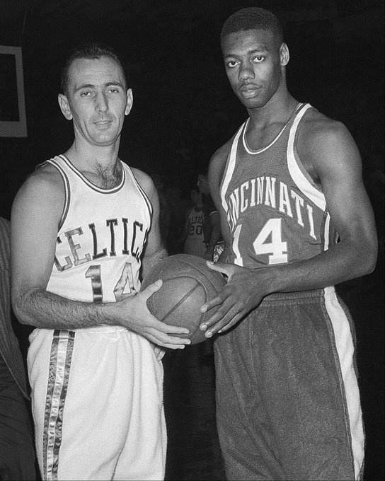 从詹姆斯身 从詹姆斯身